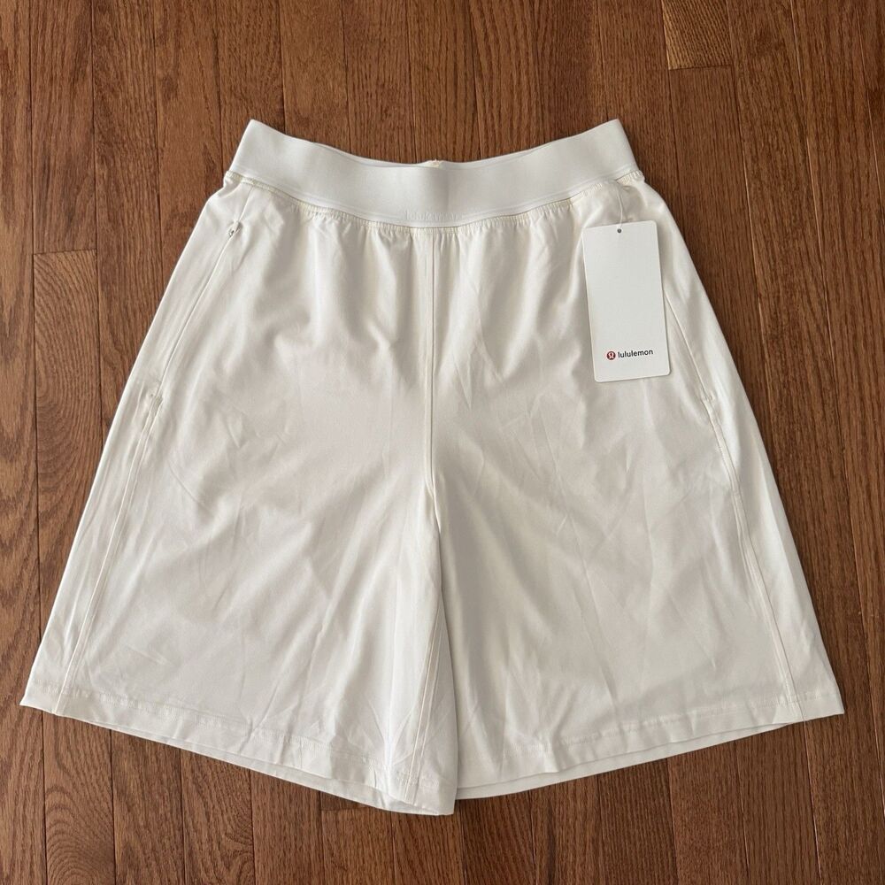 Lululemon Swift Relaxed Shorts 9” Logo Waistband Women’s Medium Light Ivory NWT